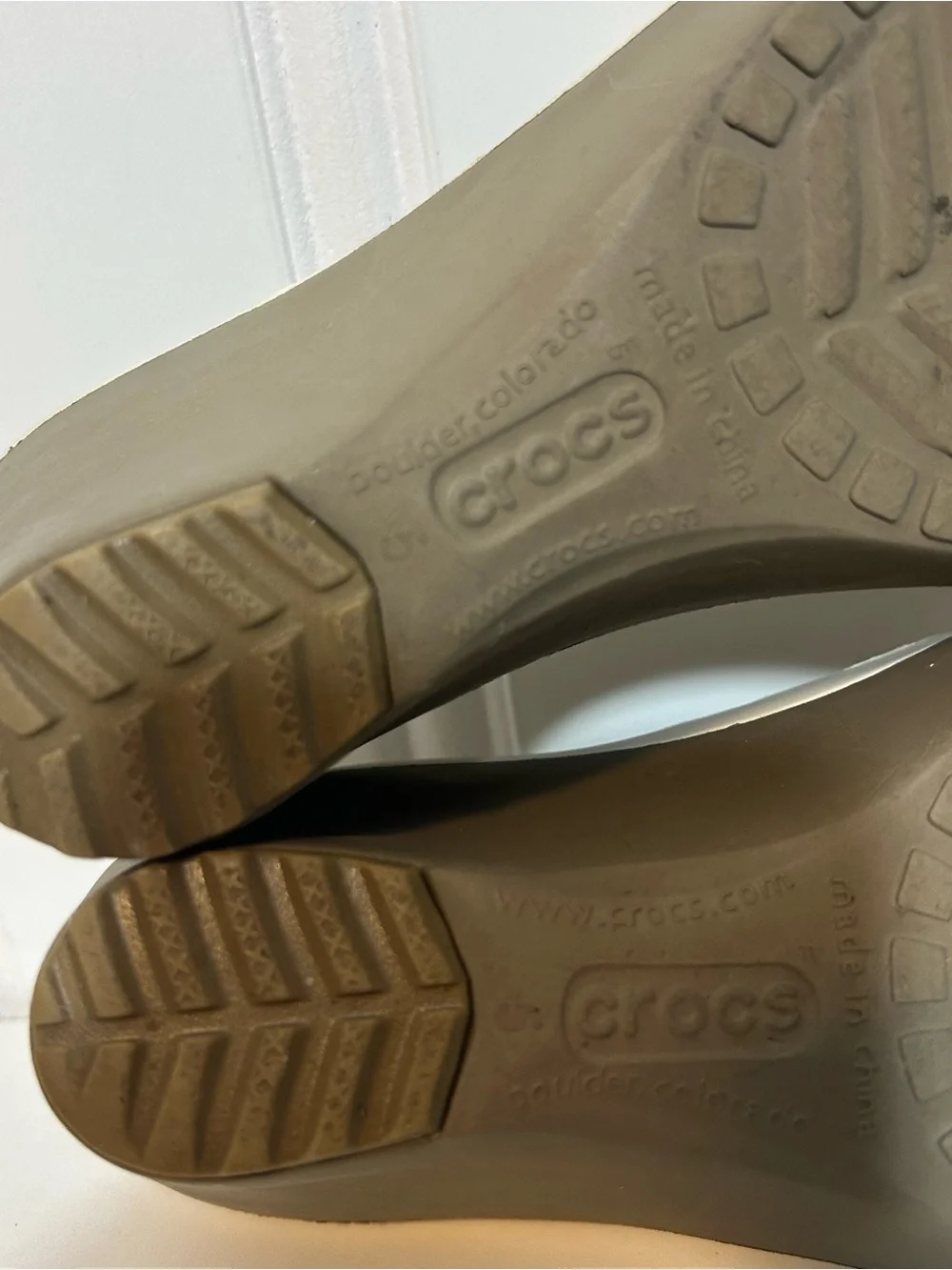 Crocs sassari wedge brown white sandals peep toe